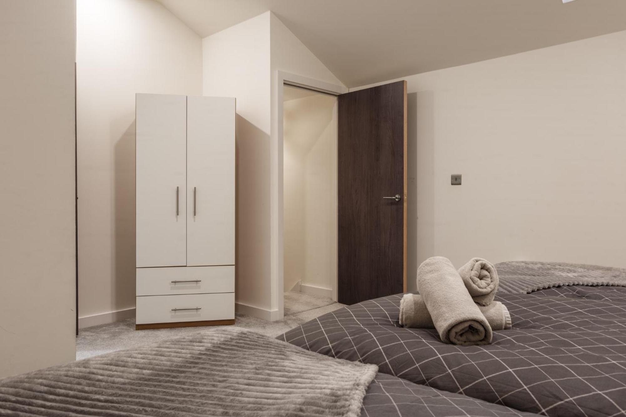 Modern And Cozy Two-Bed Apartment In Bradford Bradford  Buitenkant foto