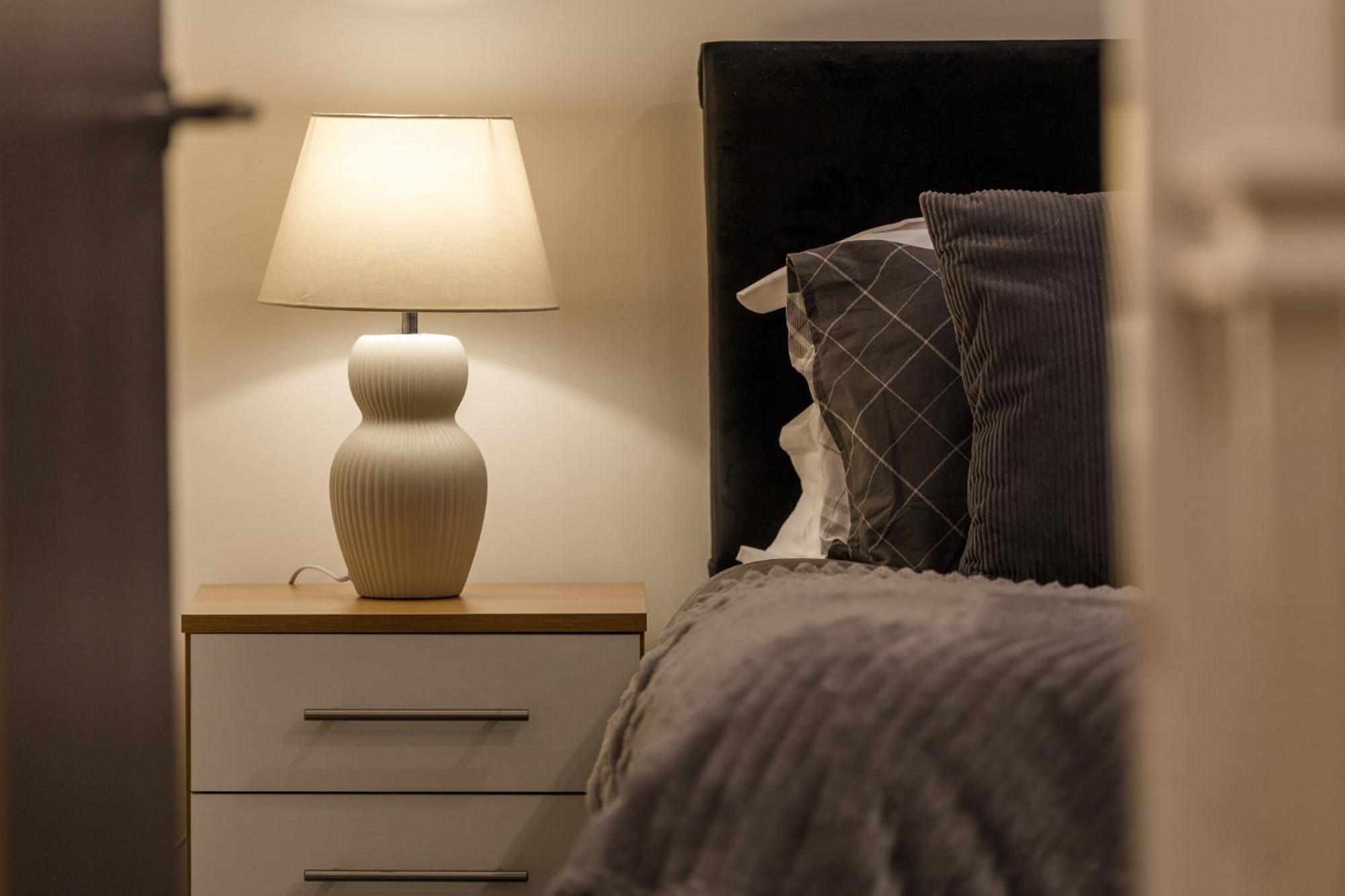 Modern And Cozy Two-Bed Apartment In Bradford Bradford  Buitenkant foto