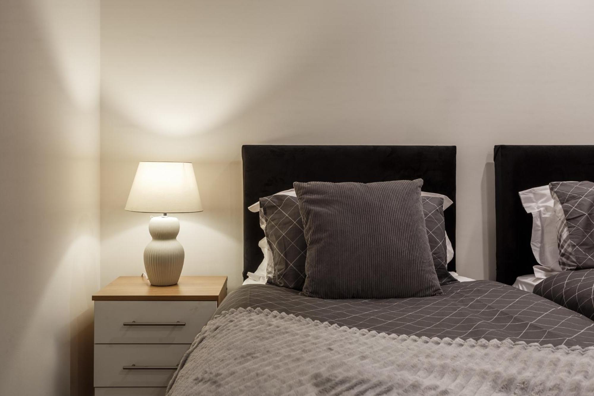 Modern And Cozy Two-Bed Apartment In Bradford Bradford  Buitenkant foto