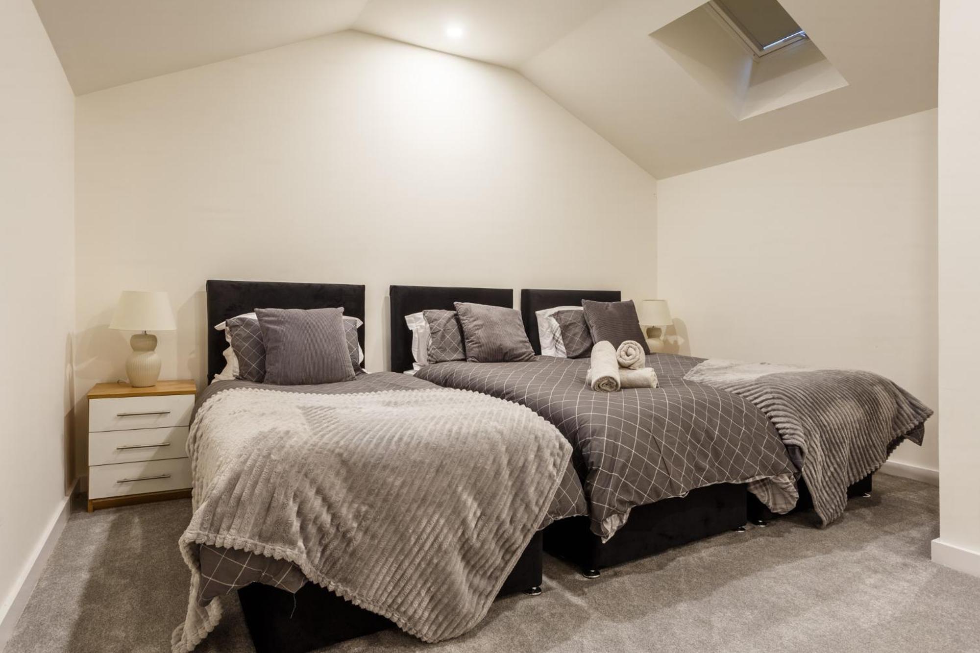 Modern And Cozy Two-Bed Apartment In Bradford Bradford  Buitenkant foto